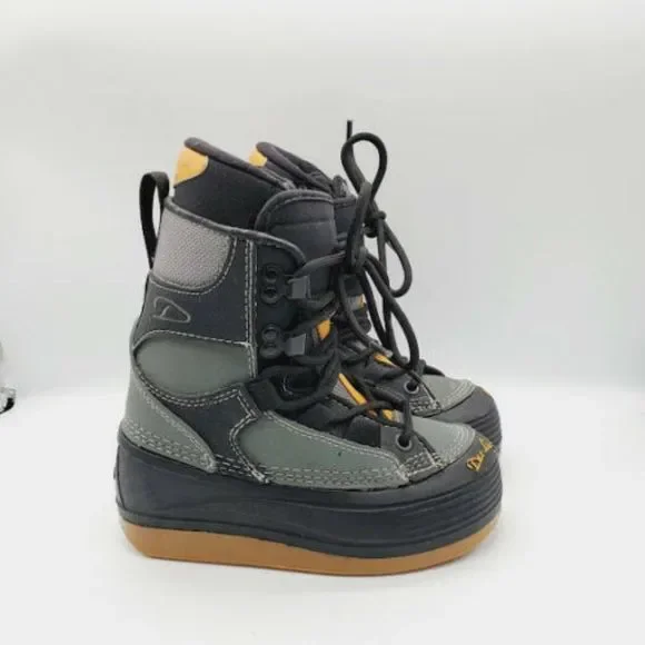 Dee Luxe Boys Snowboarding Boots Size US 210